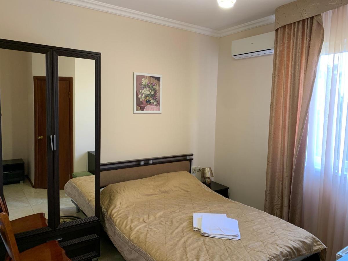 Guest House Aphyn Leto กากรา ภายนอก รูปภาพ